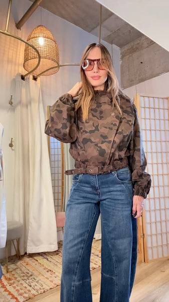 CAMO CROPPED JACKET — PETRA