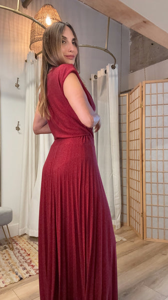 Sorano Wine Red Set – Spark Pleated Elegance