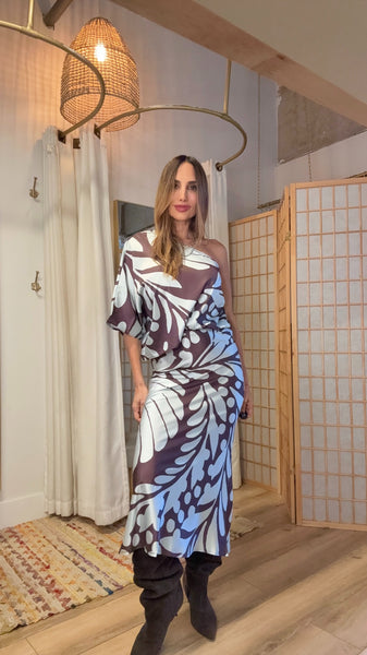 Lyris One-Shoulder Baby Blue & Chocolate Abstract Dress – Silky Fall Look