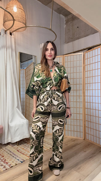 The Marena Moss Paisley Set” – Twisted Crop Top & Loose Cotton Pants