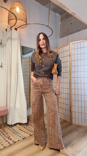 The Zaira Caramel Stud Jeans” – Straight-Leg Statement Denim