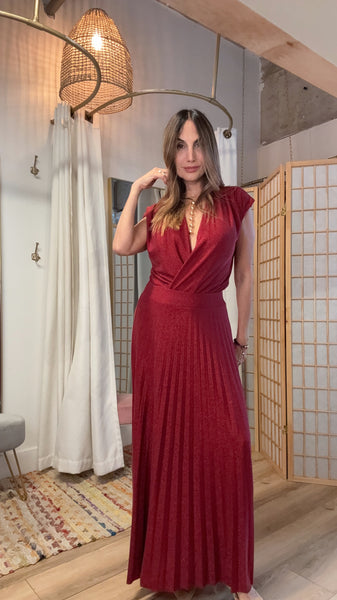 Sorano Wine Red Set – Spark Pleated Elegance