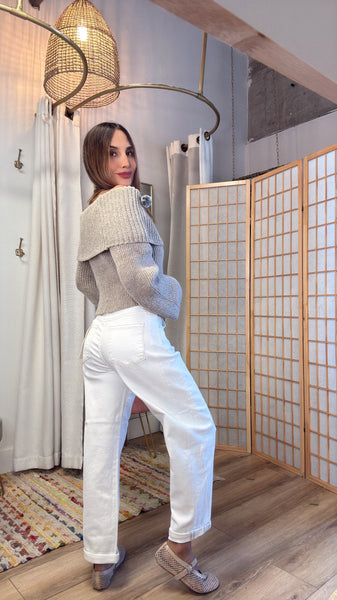 Sorelle Off-White Barrel Jeans – Women’s High-Waisted Jeans with Caramel Stitching